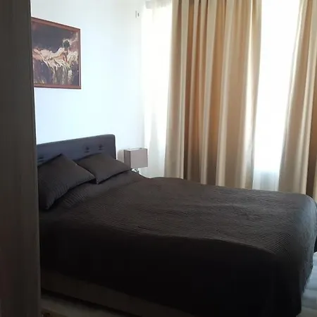 Sea & Lake View Apartmán *