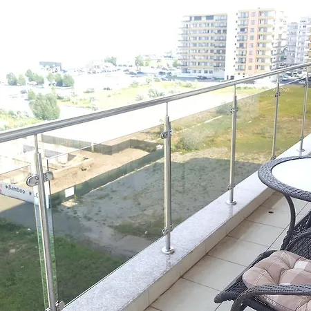 Sea & Lake View Mamaia